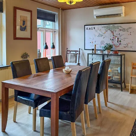 4 Bedroom Gorgeous In Stege