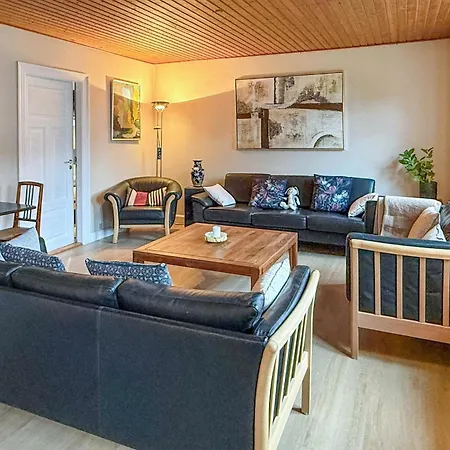 4 Bedroom Gorgeous In Stege