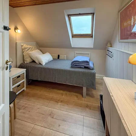 4 Bedroom Gorgeous In * Stege