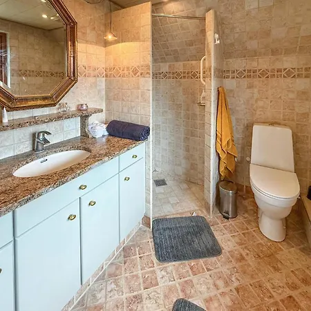 4 Bedroom Gorgeous In Holiday home Stege